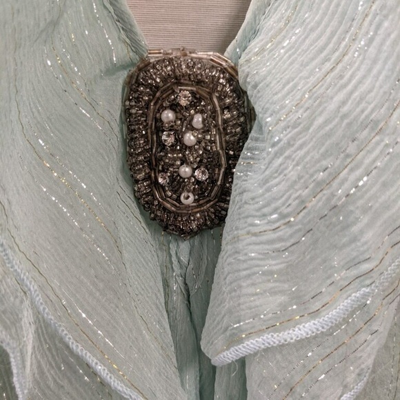 Women’s Halter Blouse - Picture 3 of 5